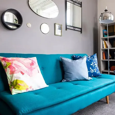 Apartament Bright And Central Flat In By Guestready *