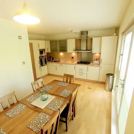 Charming 4 Bedroom By Royal Botanic Garden Appartamento