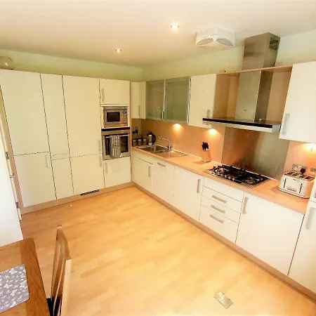 Charming 4 Bedroom By Royal Botanic Garden Appartamento *
