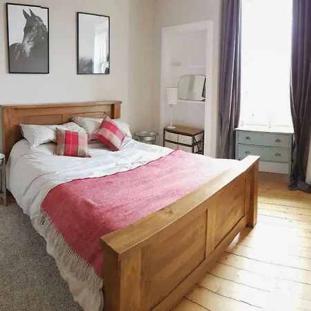 Homely 1 Bedroom Stockbridge Apartment Edinburgh