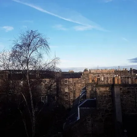 Apartment Homely 1 Bedroom Stockbridge