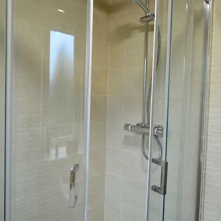 Spacious And Light 3 Bedroom Flat In Scenic Canonmills Appartement