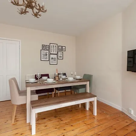 Royal Mile 2 Bedroom Next To The Castle Edimburgo