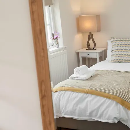 Royal Mile 2 Bedroom Next To The Castle Edimburgo