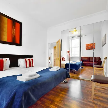 皇家一英里景观公寓 *