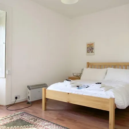 Ground Floor Garden Flat 10 Minutes From Princes Street * Edinburgh