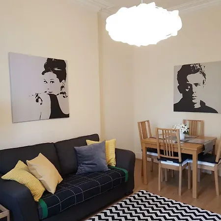 Apartment Two-bedroom Flat In Leith *