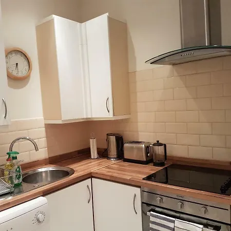 Two-bedroom Flat In Leith