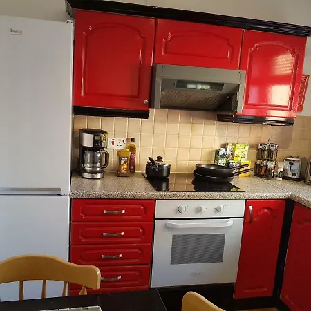Flat On Hawkhill * Edinburgh