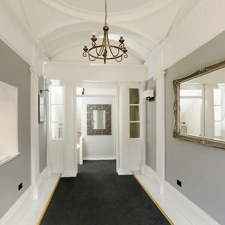 Apartment Comfortable One-bedroom New Town Edinburgh