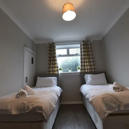 Sighthill 3 Bedrooms With Private Garden 빌라