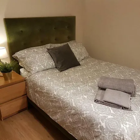 Apartment Two-bedroom Flat In Leith *