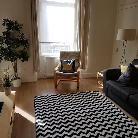 Two-bedroom Flat In Leith *