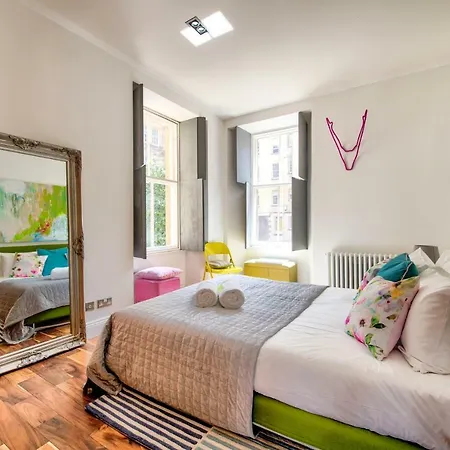 Modern Flat With Fantastic Views By The Royal Mile 爱丁堡