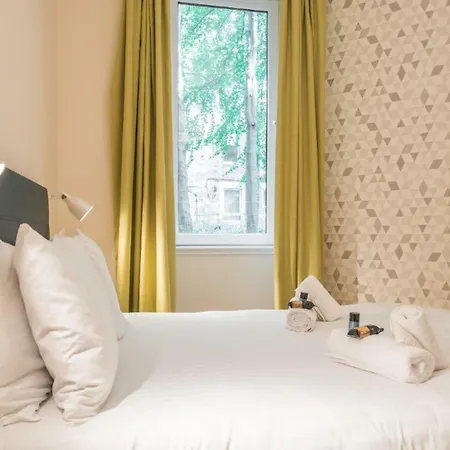 Cozy 1 Bed In W/free Parking! אדינבורו