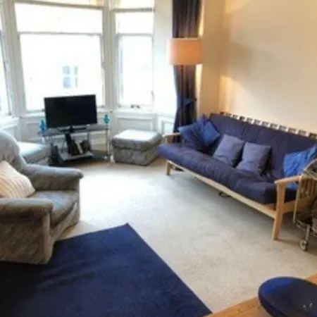 Traditional Flat In Affluent Morningside Area Edynburg