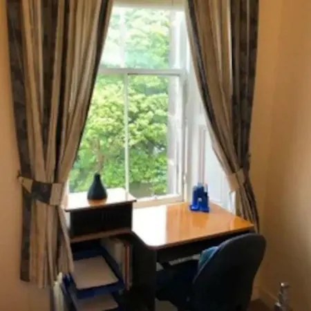 Traditional Flat In Affluent Morningside Area Apartament Edynburg