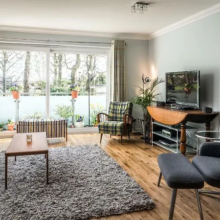Modern Family Town House In Trinity Tatil Evi *