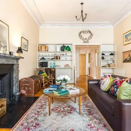 Grand & Spacious With Wifi * Edinburgh