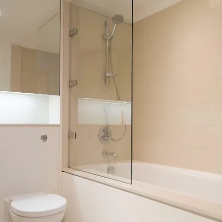 2 Bed At Quartermile דירה