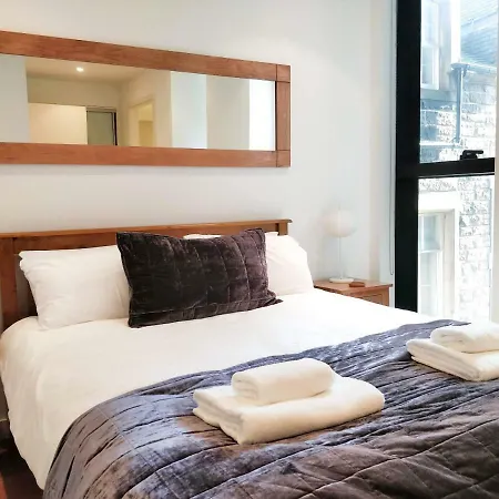 2 Bed At Quartermile דירה
