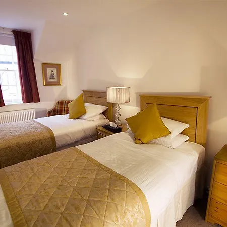 Royal Scots Club Hotel 3*