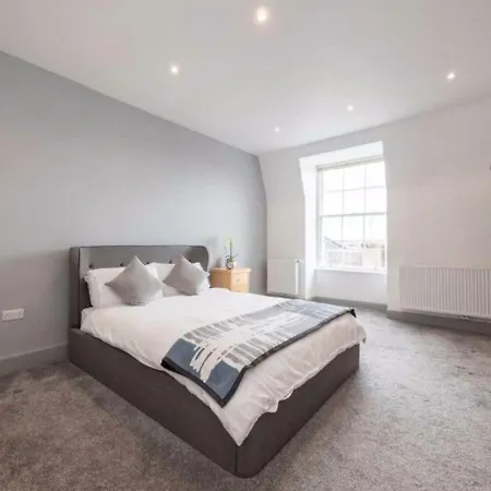 Luxury Penthouse City Centre Διαμέρισμα *
