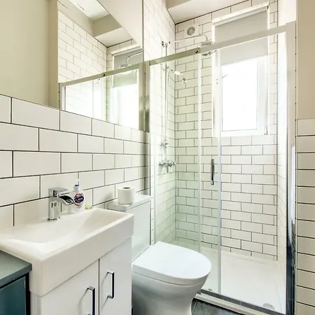 Apartamento Stylish & Modern 2br With Free Parking