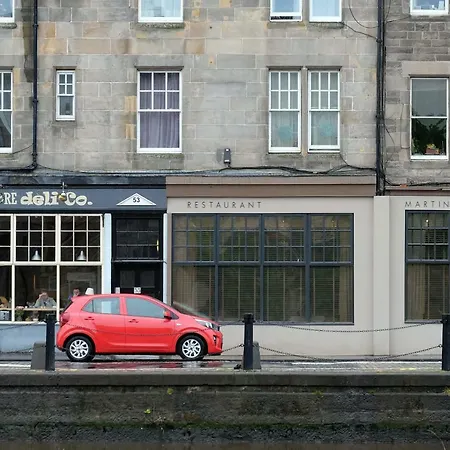 Shore Flat * Edinburgh