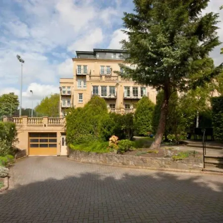 Luxurious Near City Centre