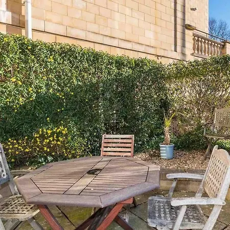 Luxurious Near City Centre