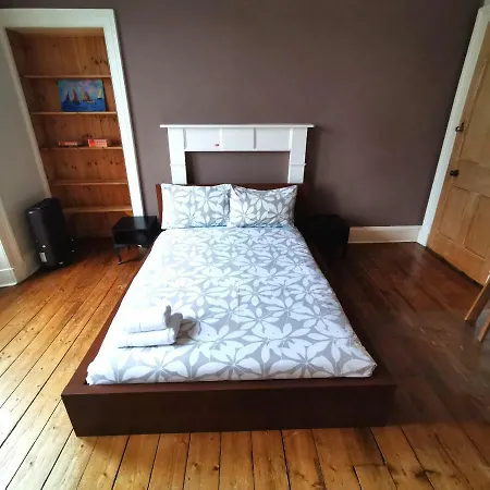 The Shore 1 Bedroom Apartment Edinburgh
