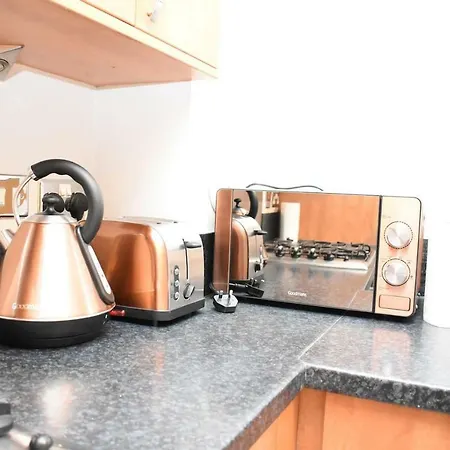 Apartment Hawkhill 15 - Bright And Spacious With Secure Parking *