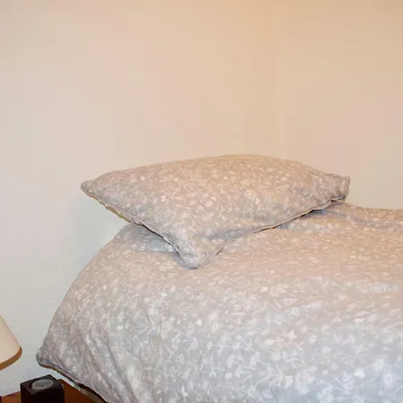 Spacious & Homely Dalry *