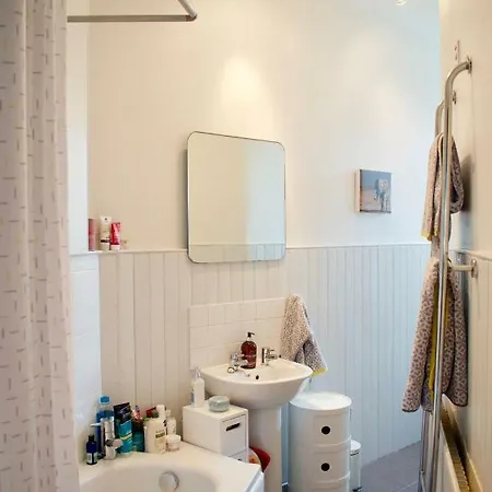 Spacious & Homely Dalry Apartment *