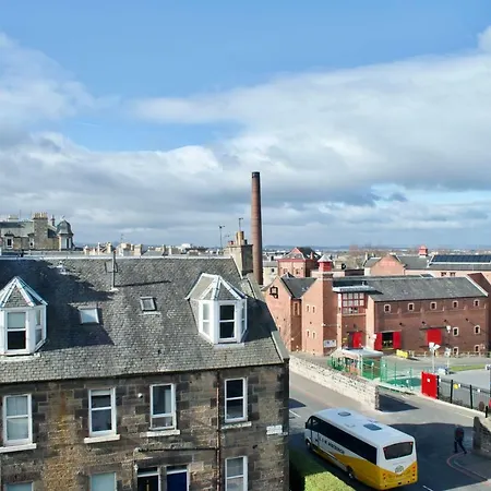 Spacious & Homely Dalry Apartment *