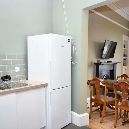 Beautiful 3br Marchmont Flat 15 Mins To Old Town Edinburgh