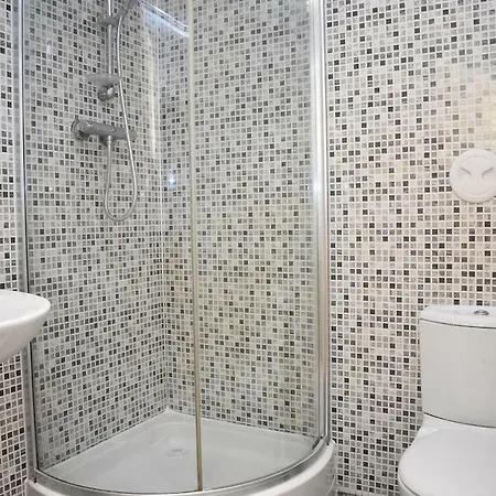 Hawkhill 15 - Bright And Spacious With Secure Parking Apartment Edinburgh