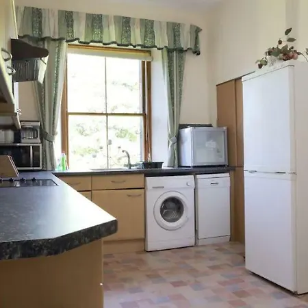 Traditional Flat In Affluent Morningside Area * Edynburg