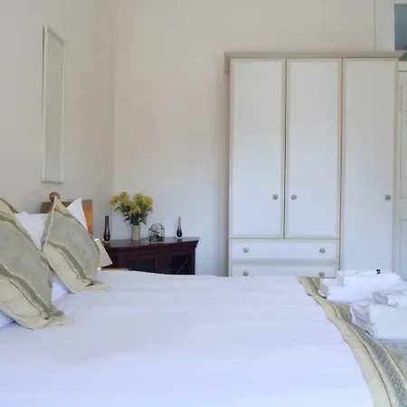 Traditional Flat In Affluent Morningside Area Apartament *