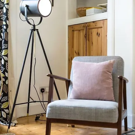 1br Scandi Design In City! * Edinburgh