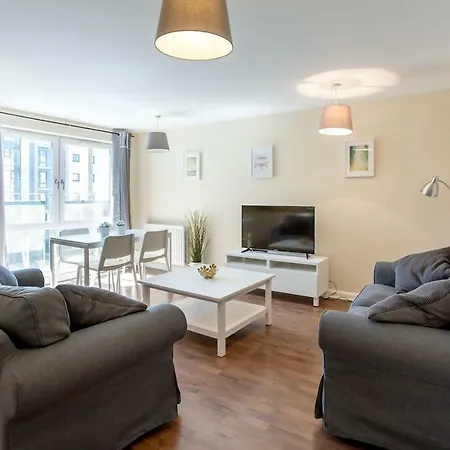 Hawkhill 8 - Modern With Secure Parking *