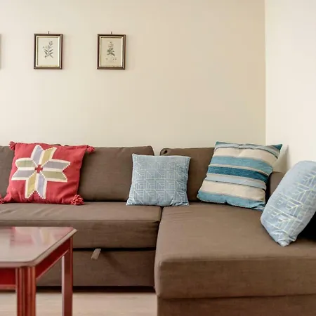 The Eyre Crescent Apartment *