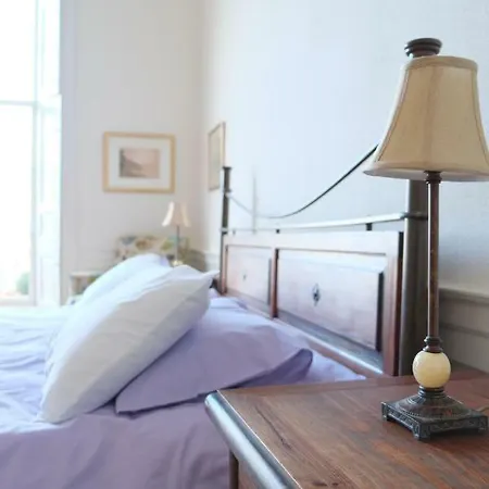 Stylish New Town Property: With Secure Off Street Parking شقة إدنبرة