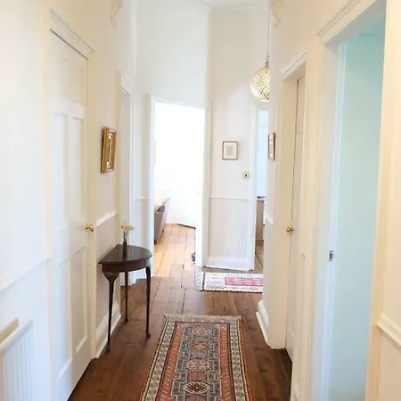 شقة Stylish New Town Property: With Secure Off Street Parking إدنبرة