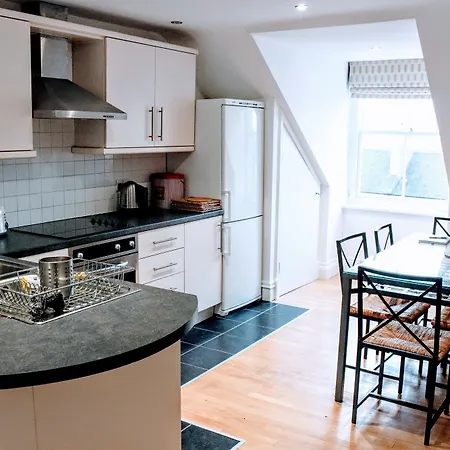 2 Bedroom Penthouse On Royal Mile Edimburgo