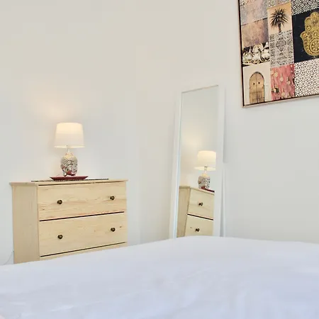 2 Bedroom Near Murrayfield 아파트