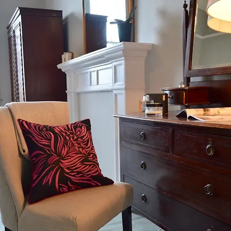 West End 2 Bedroom Georgian Апартаменты