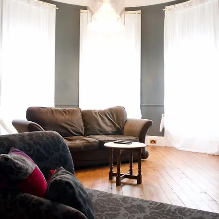 2 Bedroom With Free Parking