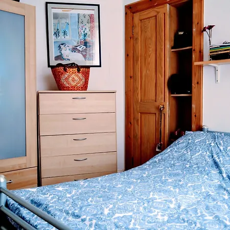 1 Bedroom Open Plan Apartment, Accommodates 4 אדינבורו